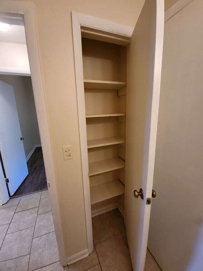 2800 Garvin Rd NW Unit A
