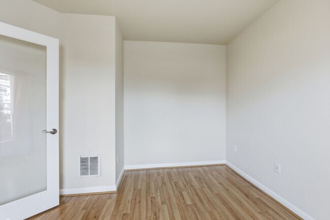 Photo - Amazing 4 BR/3.5 BA Townhome in Riverdale!