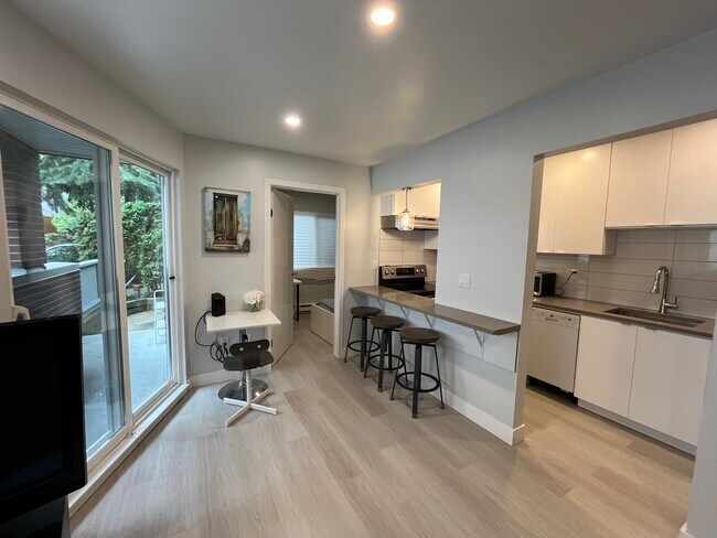Photo - 2239 1st Av W