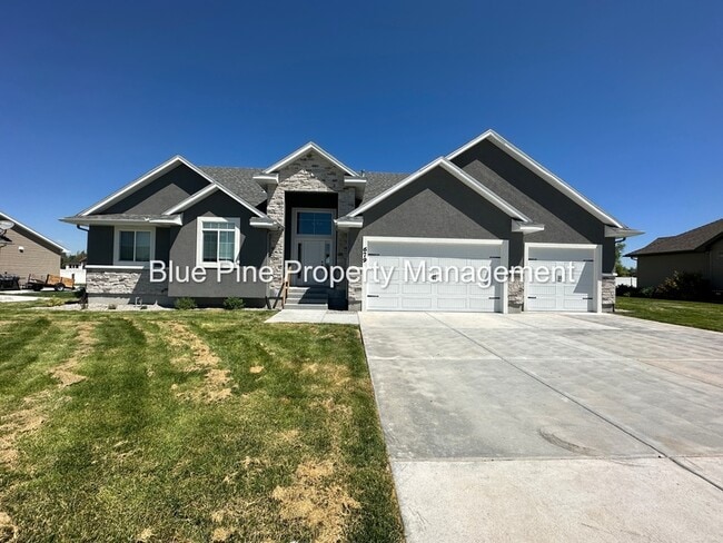 Building Photo - 679 Sterling Dr Rental