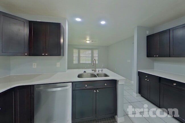 Photo - 234 Satinwood Cir