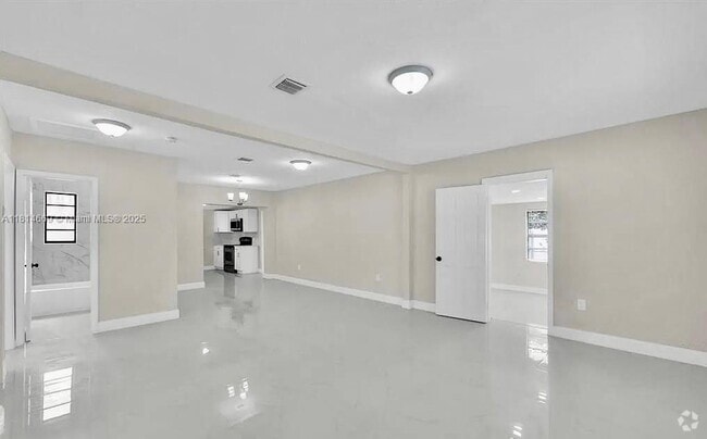 Building Photo - 1732 NW 80th St Rental