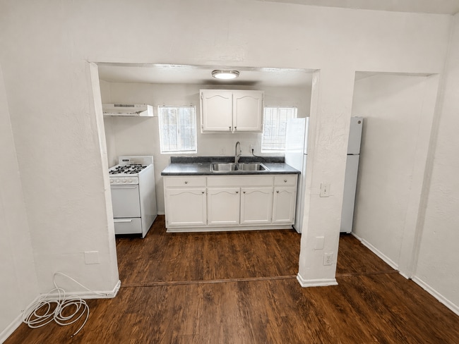 2305 Lemon Ave.
