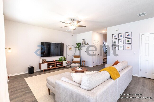 Photo - 15705 Singh Dr