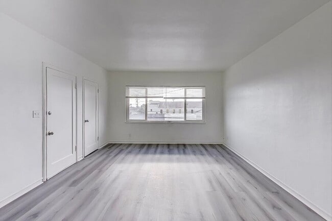 Photo - 5492 Ruth Ave Unidad 04