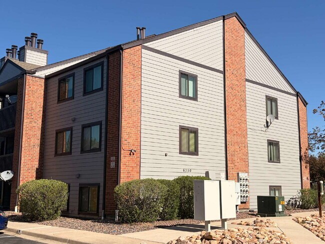 Photo - "Charming 2-Bed Condo with Cozy Fireplace in Prime Arvada Location!" Unit #103