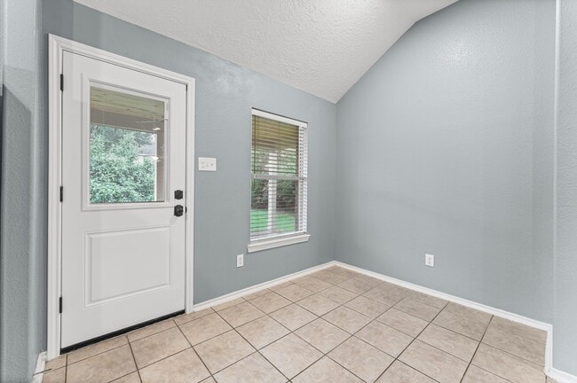 Building Photo - 11919 Piney Bend Dr