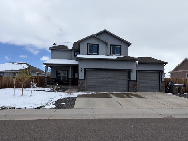 Building Photo - 4221 Chippewa Dr
