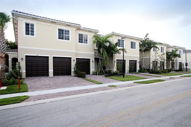 Photo - 2844 SW 81st Terrace