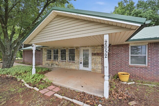 Photo - 2652 N Main St