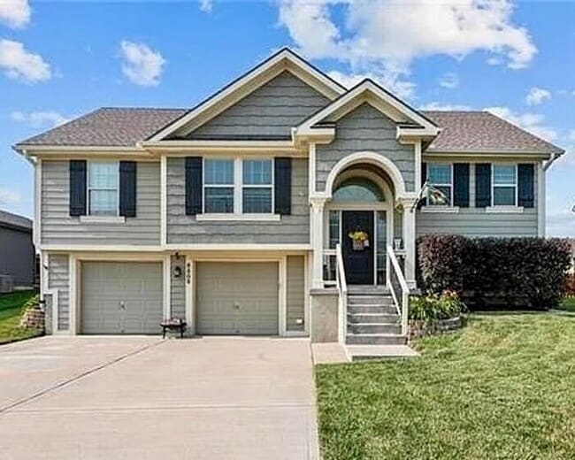 Building Photo - Stunning 3BR 2.5BA Home w/ Fenced Yard & Spacious Deck • Stainless Kitchen • Oversized Garage in ...