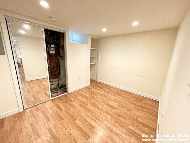 Photo - 16 Greenwich St Unit 1