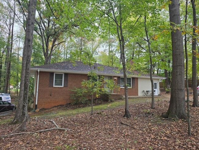 Building Photo - This Basement Retreat Might Be Your Perfect Match - Utilities Included!