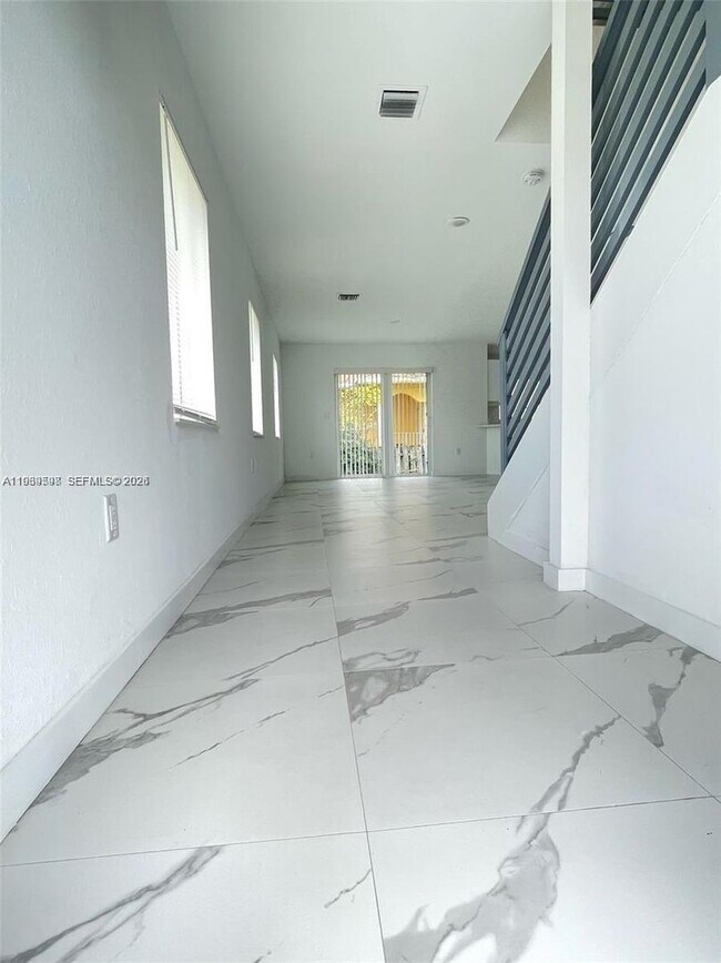 Photo - 116 NW 10th St