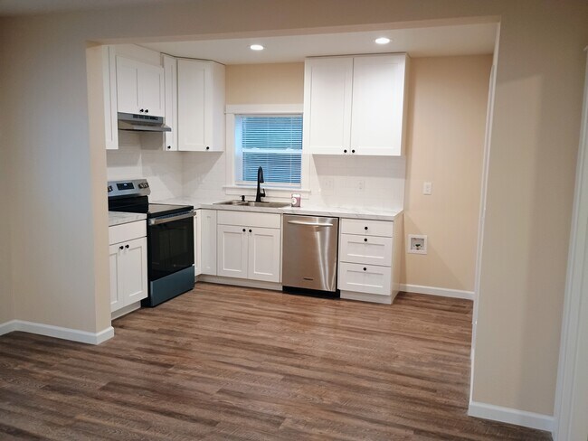 Photo - 642 Weed Ave