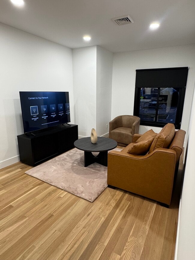 Photo - 1002 Broad St Unit 8