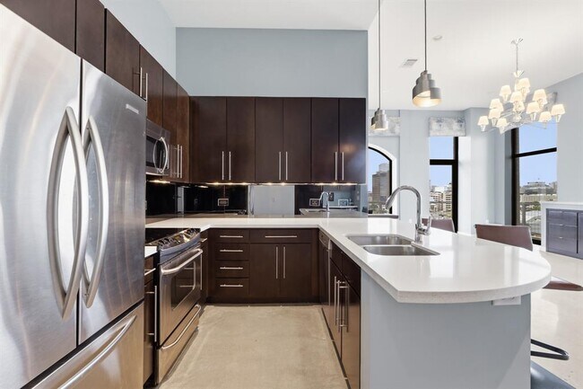 Photo - 507 Sabine St Unit 901