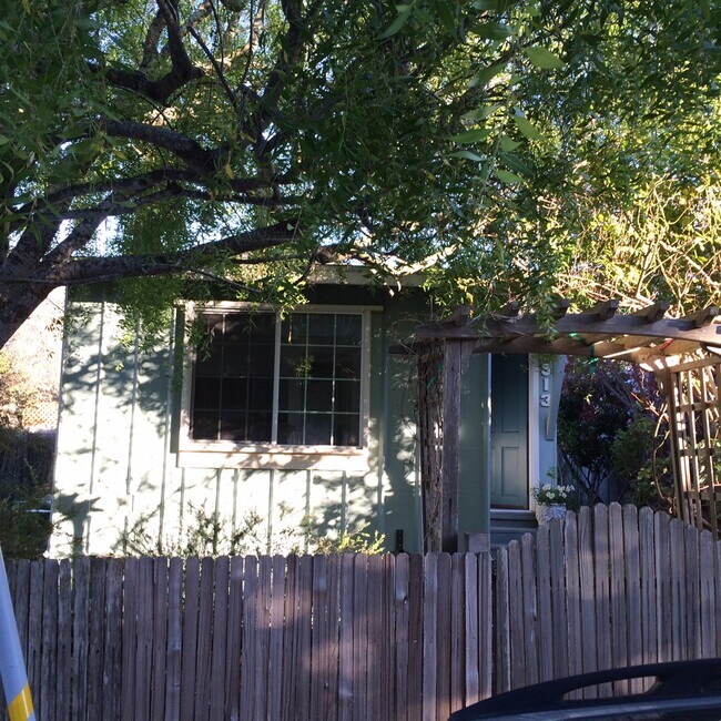 Photo - 513 10th St House
