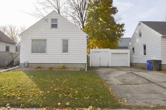 Building Photo - Homey House Near Goose Egg Park Available ...