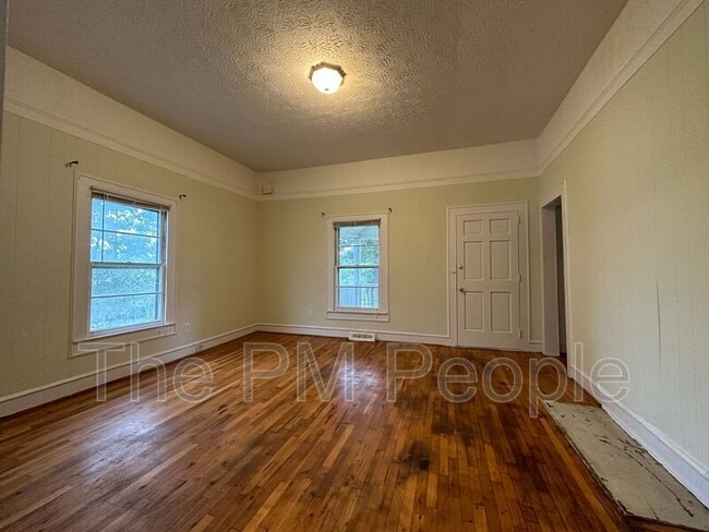 Photo - 113 S 7th St