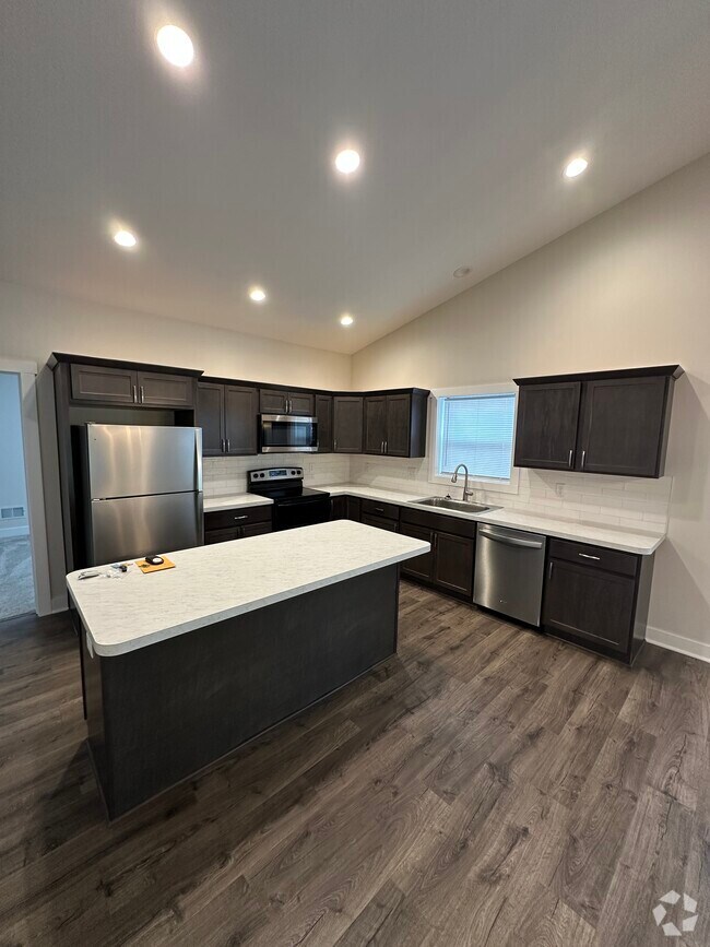 Building Photo - 2455 Waterford Pointe Dr Unit 2455 Rental
