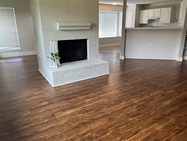 Photo - 2703 Hot Springs Dr