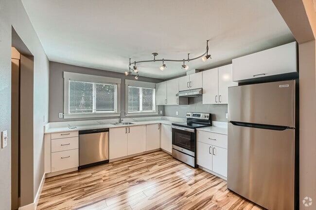 Building Photo - Amazing 3bed/1bath Fourplex with Backyard! Unit 2 Rental