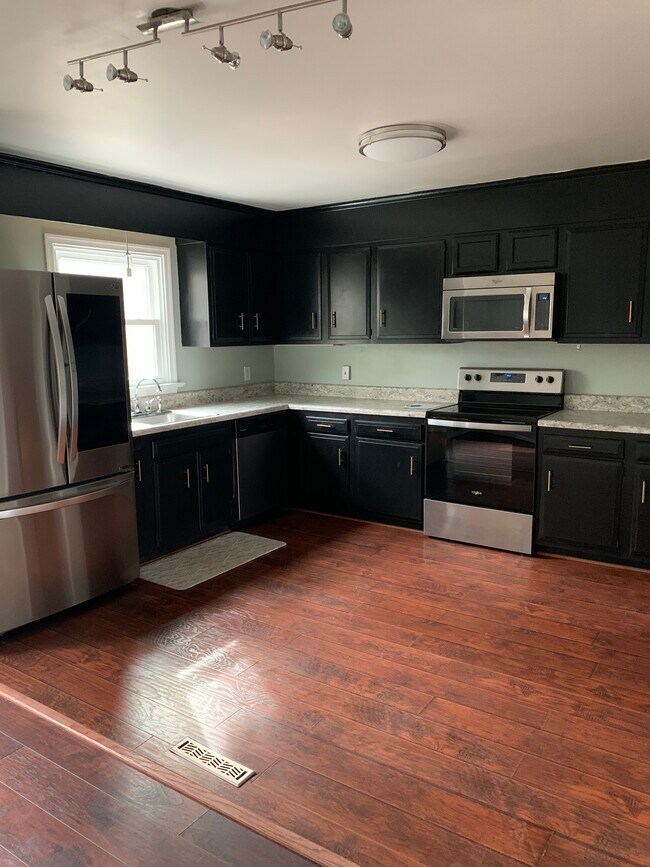 Photo - 145 Georgetown Grn
