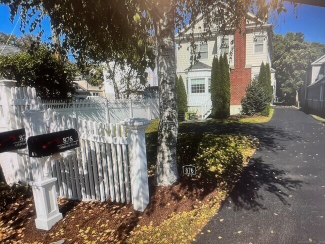 Photo - 876 Oldfield Road