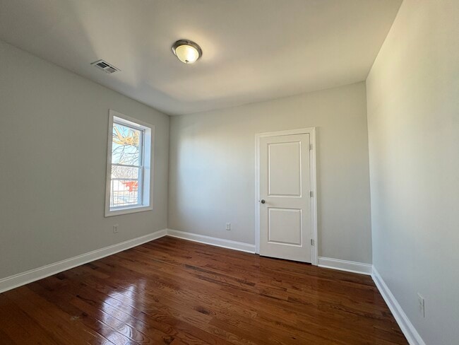 162 Bergen Ave 4B - 161 Bergen Ave Unit 4B