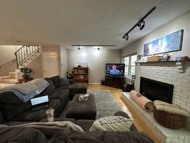 Photo - PRICE DROP + NO BROKER FEE....Townhouse, Central AC, 2 Parking Spots