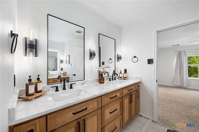 Photo - 264 Tierra Grande