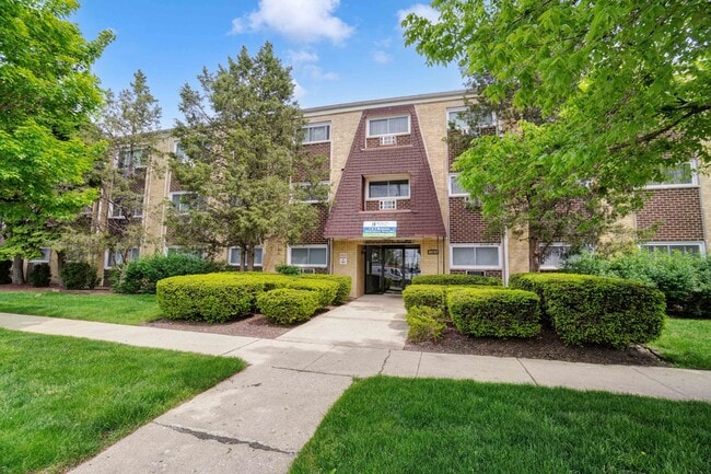 Nicely Landscaped Front Yard
