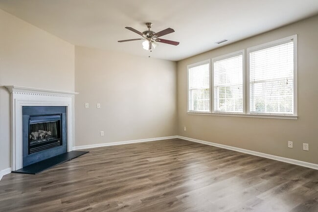 Photo - 123 Sleeper Car Ln