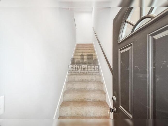 Photo - 1722 Ingram St