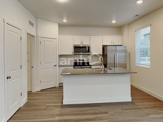 Photo - 4952 85th Dr NE