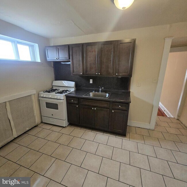 Photo - 4672 Stenton Ave