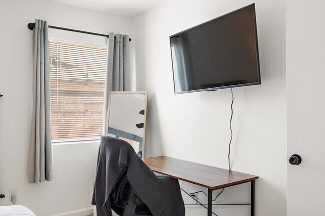 Photo - 2309 W Colter St Unit SI ID1244326P