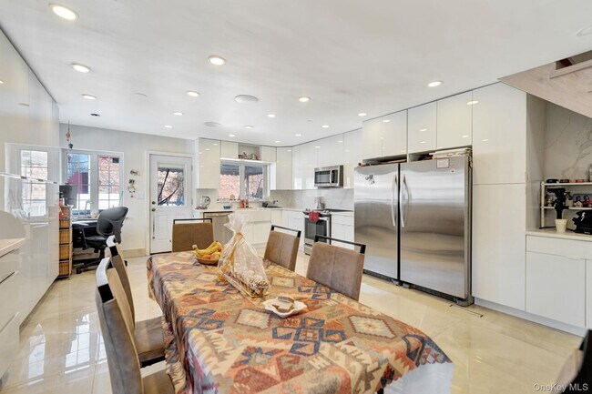 Photo - 1701 Burnett St