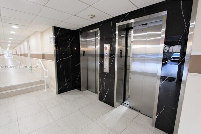 Photo - 4550 NW 9th St Unit 811E