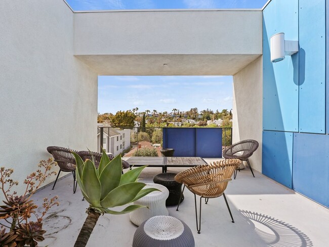 Palms Blue by Wiseman