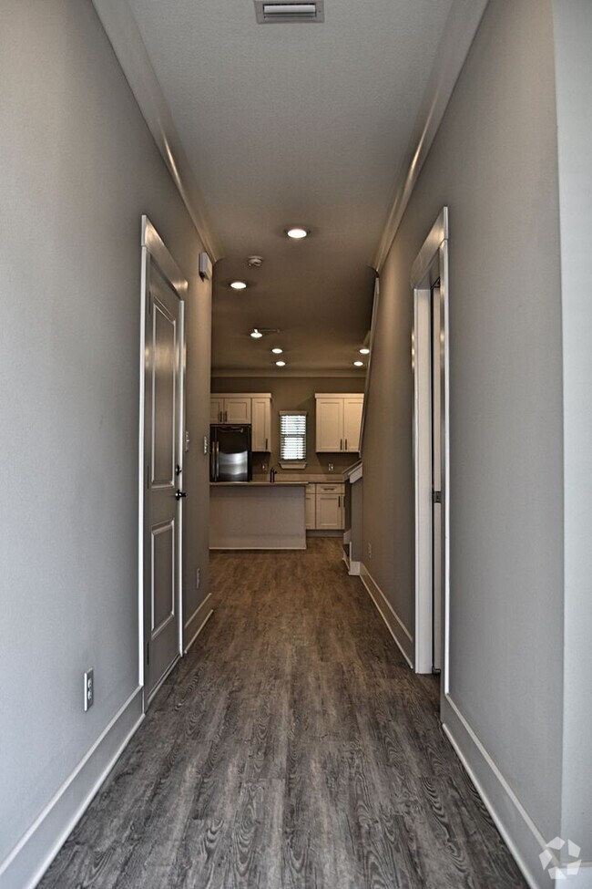 Building Photo - Brand New Garage Unit at the Verandas at F... Rental