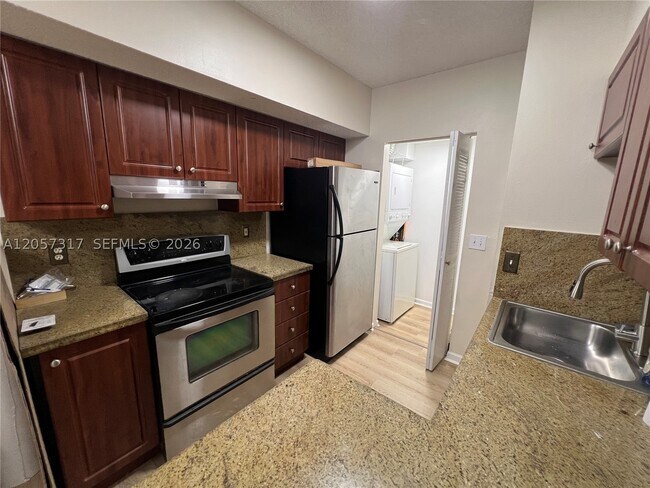 202 Sable Palm Way Unit 202