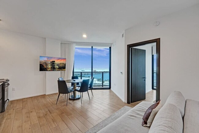 Building Photo - 398 NE 5th St Unit SI ID1504093P