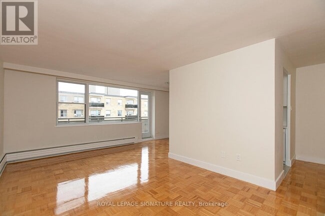 Photo - 2 Grandstand Pl