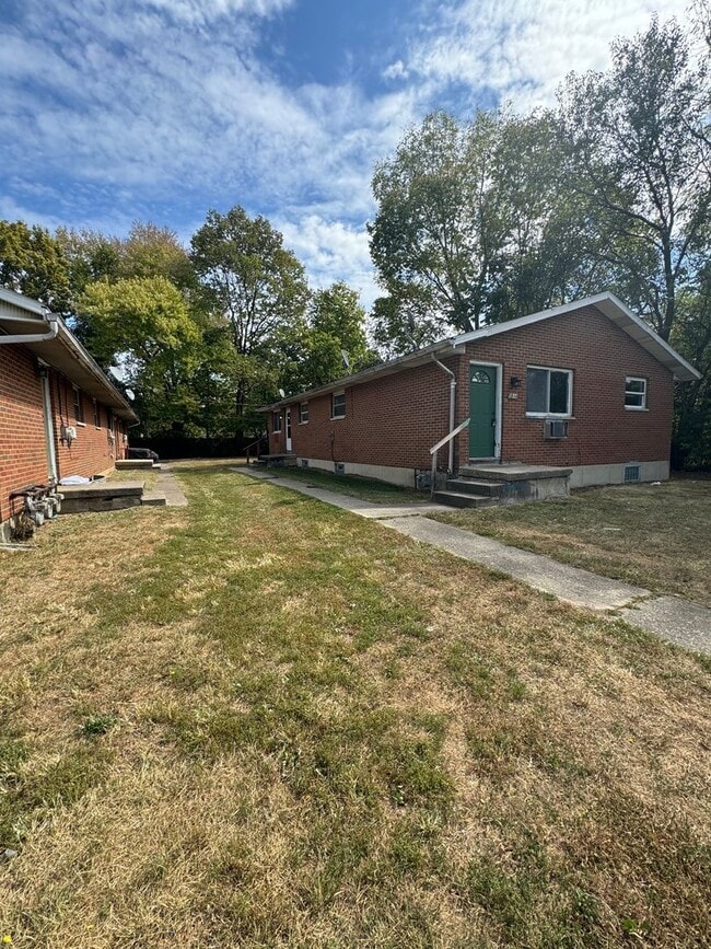 Building Photo - 1844 Hickorydale Dr Unit #2 Rental