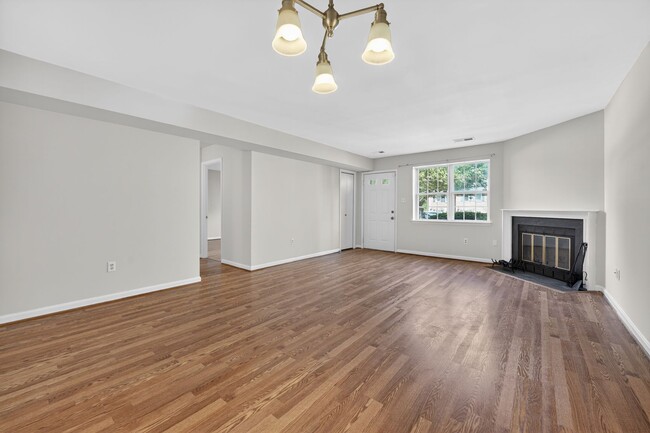 Photo - 1625 S Barton St