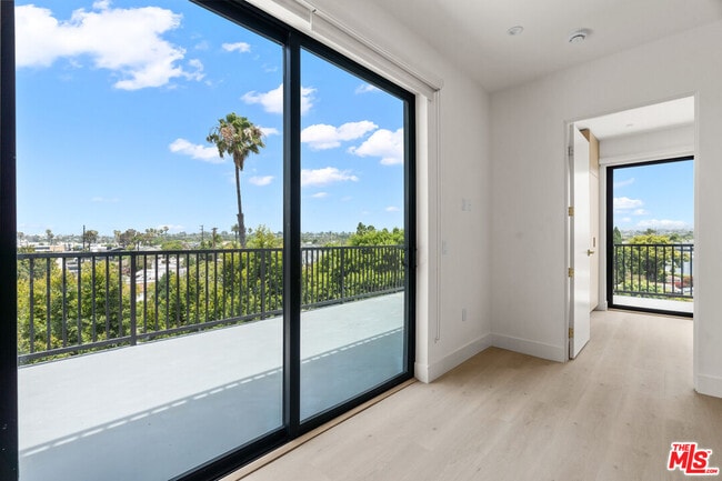 Photo - 1808 Lincoln Blvd Unidad 405