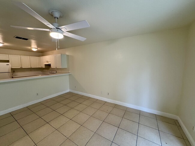 Photo - 2424 George Ave S