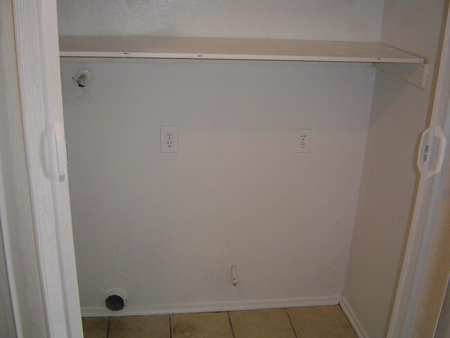 Photo - 8155 Philbin